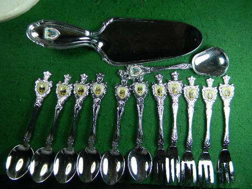 6 Cake forks +6 spoons =Sugar spoon + cake lifter in good condition