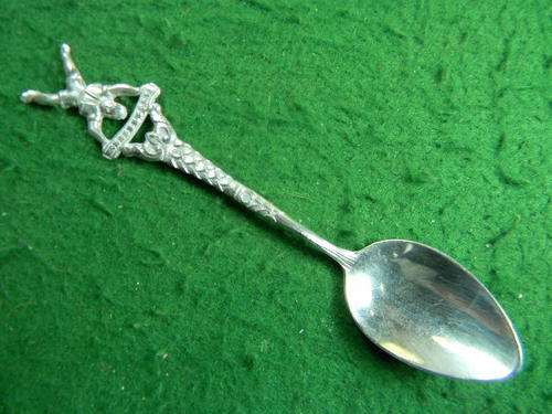 Dusseldorf souvenir spoon  antico 100 silver in good condition