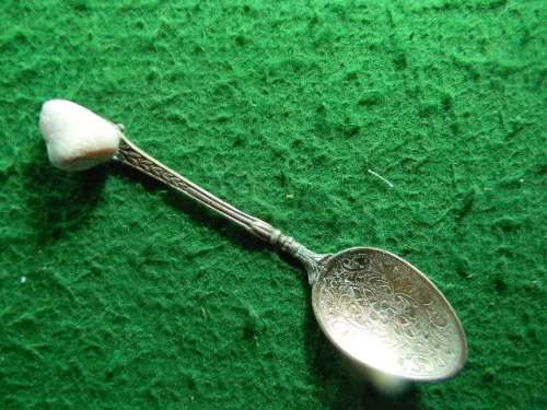 Souvenir spoon as per pictures copper in good condition