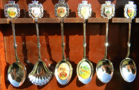 18 South Africa coat off arms crome plated spoons with free rack