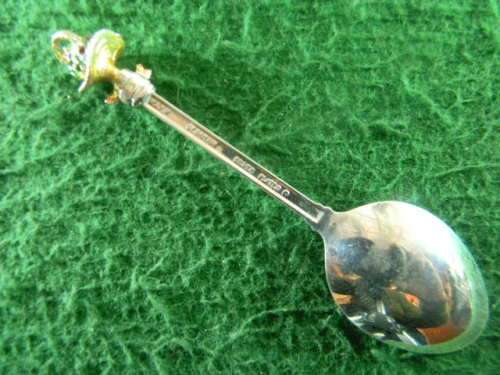 Mother silver plated spoon in good condition with basket