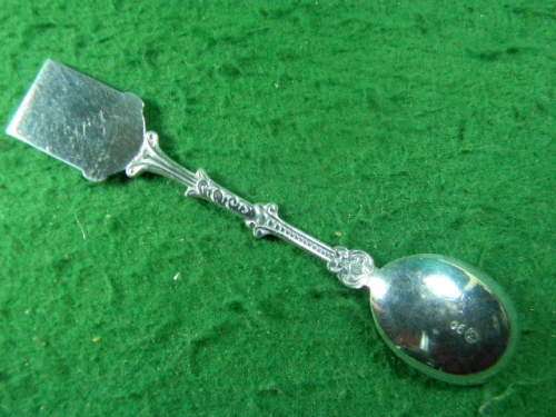 Alberta 90 silver spoon in good condition