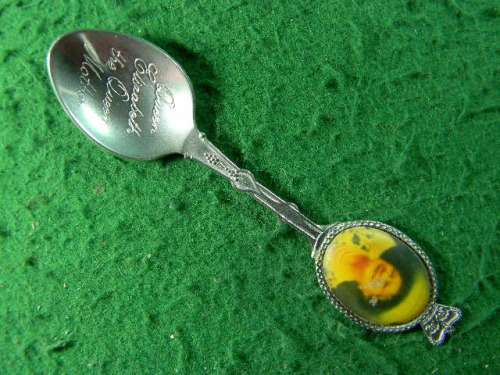 Queen  Elizabeth the Queen Mother silver plated in good condition show mark at back
