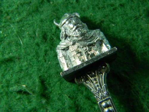King  as per pictures silver plated in good condition
