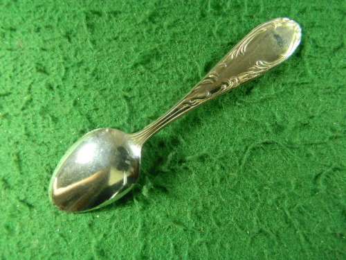 1 Vintage tea spoons  in good condition  silver plated  as per pictures  Felix Potwin