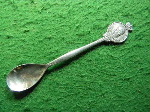 Willem V.Oranje 90 silver plated spoon as per pictures in good condition