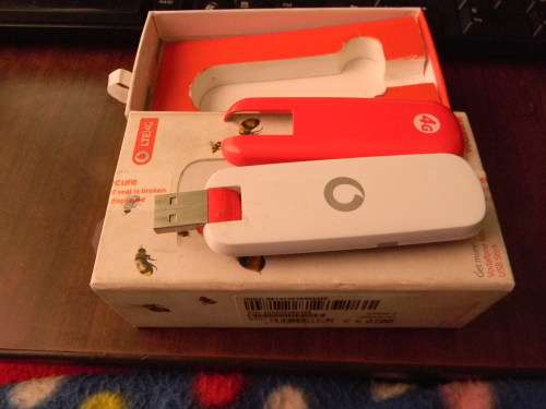 LTE 4G Vodacom modem the swiwel are fixed fastway R100.00
