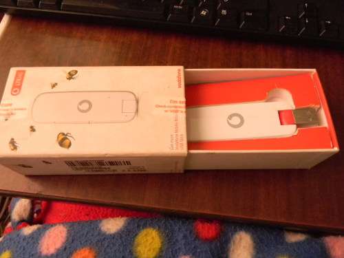 LTE 4G Vodacom modem the swiwel are fixed fastway R100.00