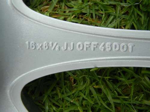 toyota corola mag weel rim colection or own couriour 5 hole  440 x190 mm