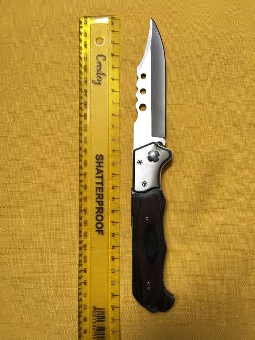 KNIFE