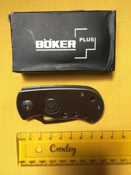 KNIFE