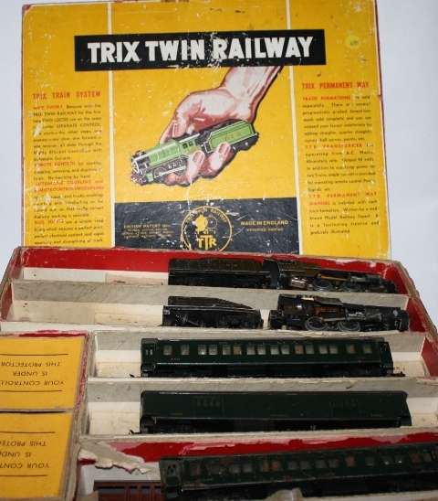 Trix Twin Model railway Set-1949/50-Two Compartment Boxes-Tracks and Train Set