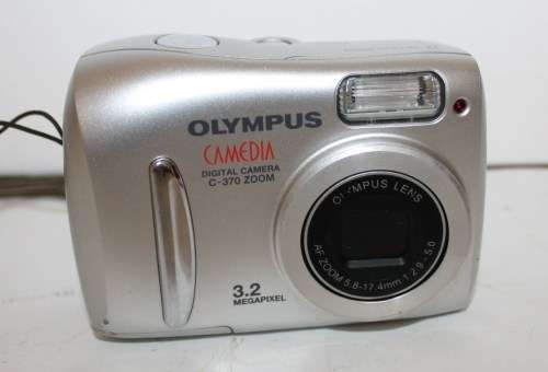 Olympus Camedia Digital C-370 Zoom Camera-3.2 Megapixels.