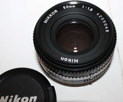 Nikon- Nikkor 50mm 1: 1.8 Lens