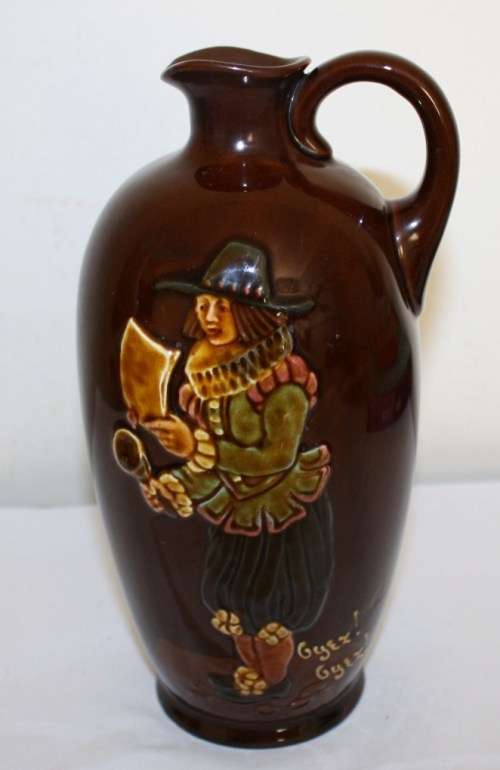 Royal Doulton Dewars Whiskey Flask