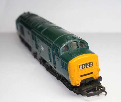 Hornby Class 37073 BR Diesel Locomotive