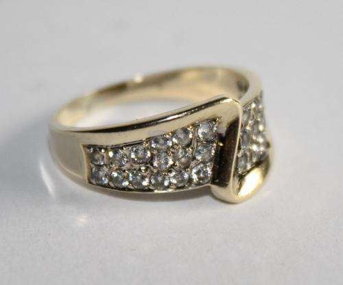 9ct Gold Ladies Ring-Cubics