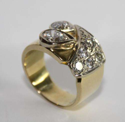 18ct Gold and Diamonds Ring-set with 7 Diamonds.
