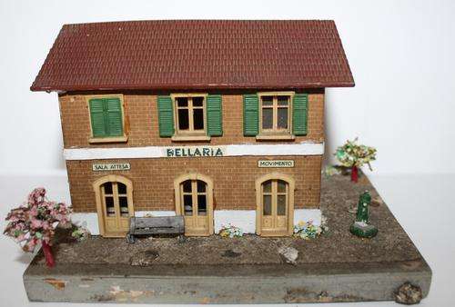 Rivarossi-Bellaria--Cottage-HO Scale