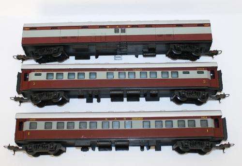 Lima S.A.R.Suburban Coaches and Guards Car-Near Mint.