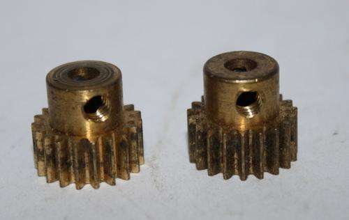 Meccano Parts-Pinions-No26-12x6mm