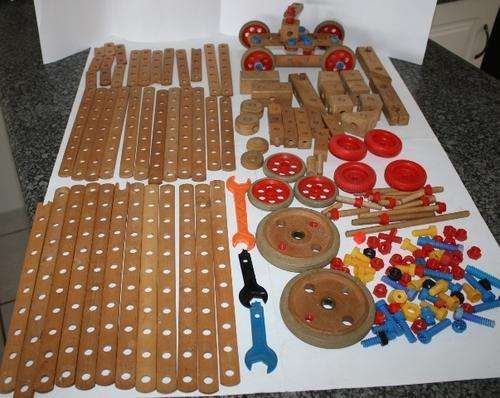 Original Lego-Bilofix-1950/60's.Wooden Conctruction Kit-BILOFIX..Rare and Collectable.