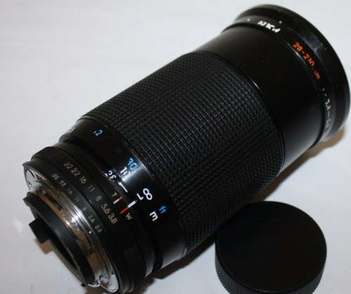 KRN-28-210mm f3.85.6..Macro Lens-Needs Cleaning-