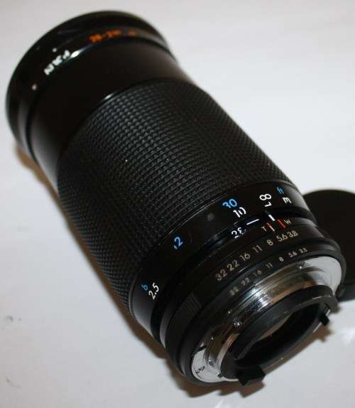 KRN-28-210mm f3.85.6..Macro Lens-Needs Cleaning-