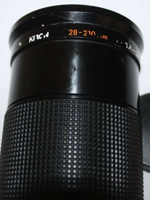 KRN-28-210mm f3.85.6..Macro Lens-Needs Cleaning-
