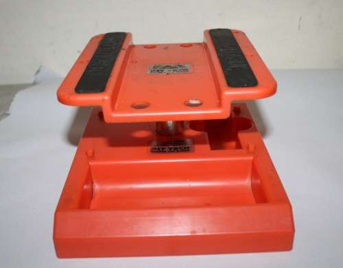 Pit Tech Deluxe Car Stand-Duratrax