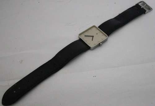 Calvin Klein-Swiss Made-K9111 00-Face 30mm Across-Strap-225mm.