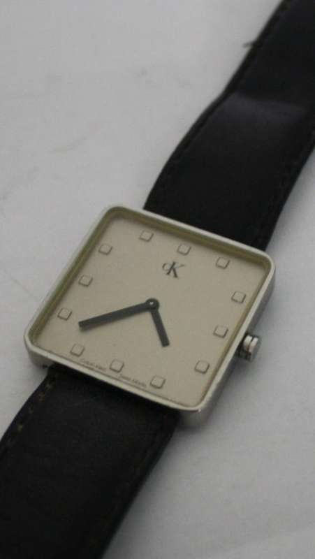 Calvin Klein-Swiss Made-K9111 00-Face 30mm Across-Strap-225mm.