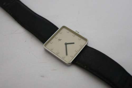 Calvin Klein-Swiss Made-K9111 00-Face 30mm Across-Strap-225mm.