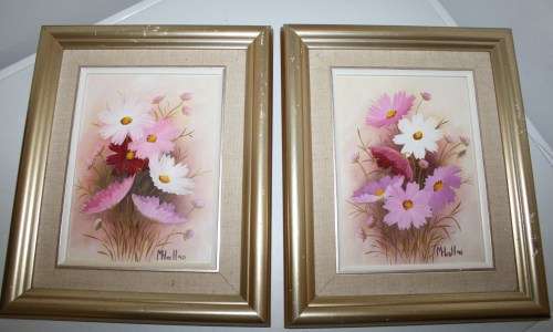 Oil on Board ...Flowers..Two Framed(frame 24x29cm)..Signed..M.Hall-90..Price for both.