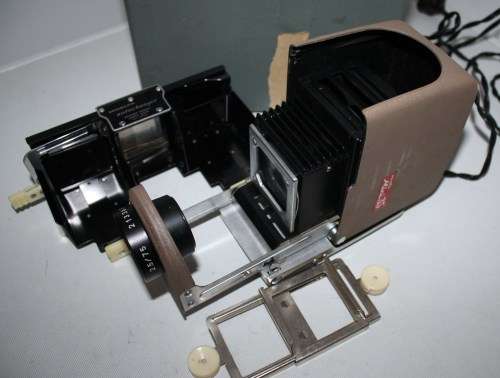 **Minolta Mini 35**Slide Projector..Excellent Condition...Original Case..Working