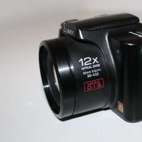 **Lumix Panasonic DMC FZ5** Digital Camera12x Optical Zoom-Leica Lens