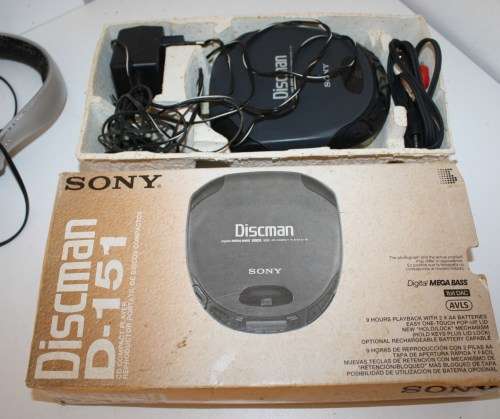 **Sony Discman D151** "Digital Mega Bass"Excellent Sound with SennheiserHD 21 2Pro Head Phones
