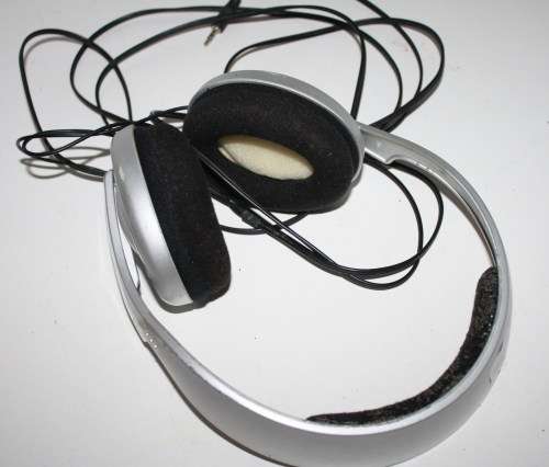 **Sony Discman D151** "Digital Mega Bass"Excellent Sound with SennheiserHD 21 2Pro Head Phones