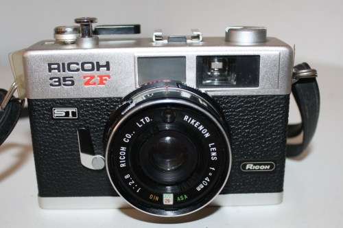 **Ricoh 35 ZF**STRikenon 1:2.8 40mm Lens...Excellent Condition..Inc Bag.
