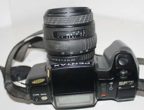 **Pentax SF-7**Sigma UC Zoom 28-70mm 1:3.5-4.5 Lens...Good Condition.