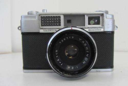 **Yashica-Minister**Yashinon 1:2.8 f=4.5cm Lens...Good condition