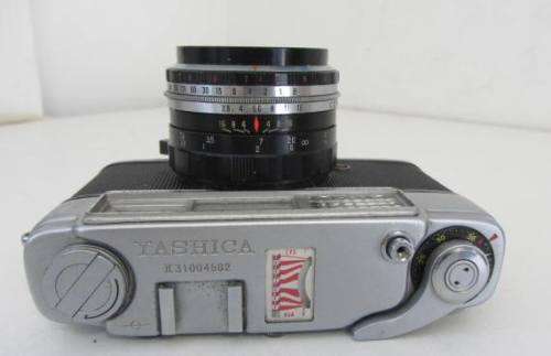 **Yashica-Minister**Yashinon 1:2.8 f=4.5cm Lens...Good condition