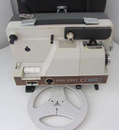 **Dual 8mm Projector*Naigai-Model 904....Complete in Original Box...Turns on and Runs....No Globe.