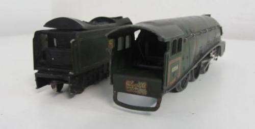 **Hornby Dublo 3 Rail- Class A-4-Green** Silver King 60016 plus Tender.