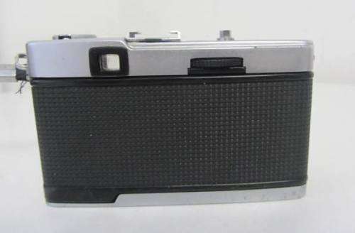 **Olympus Trip 35**....Lens Clean..Shutter Fires...Incl Bag.