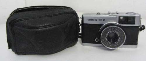 **Olympus Trip 35**....Lens Clean..Shutter Fires...Incl Bag.