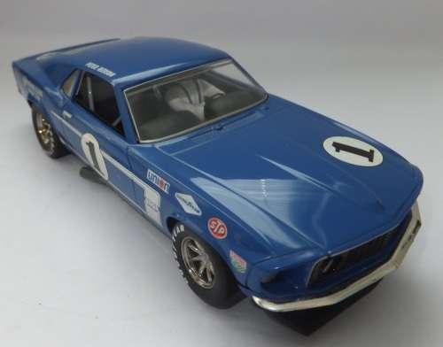 **Scalextric**Ford Boss 302 Mustang -"Mustang Clubs Racing Team"..Not tested.