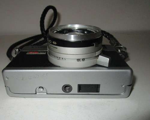 **Canon QL 17 G-III QL** Rangefinder Camera..Canon 1:1.7 40mm Lens(Needs Cleaning)