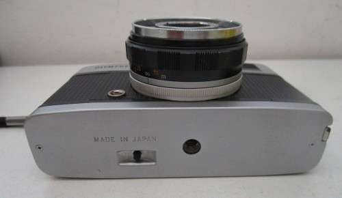 **Olympus Trip 35**...Good Condition..Lens Clean...Olympus D.Zuike 1:2.8 f=40mm Lens.
