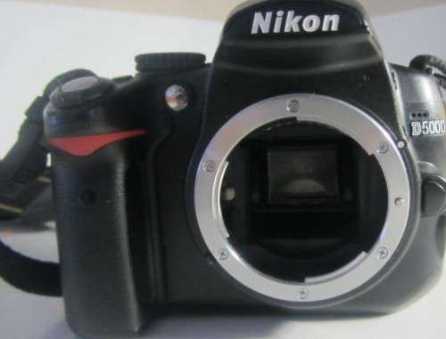 **Nikon D5000** Camera Body,Excellent Condition,Swiveling Screen,Fully Operational,Incl Charger.